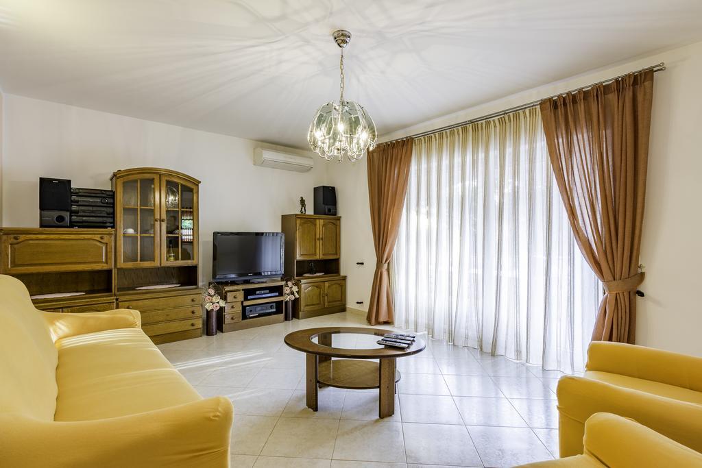 Apartmani Radmila Nova Vas  Esterno foto